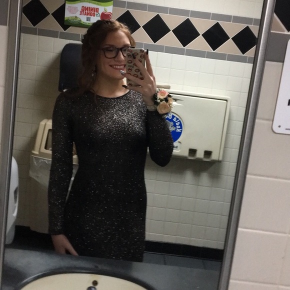 Prom dress! - Picture 2 of 3